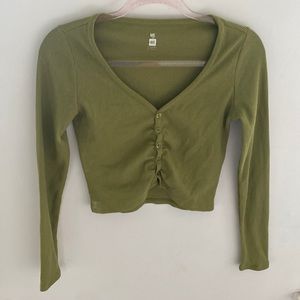 Green long sleeve top